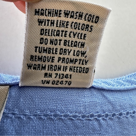 L.L. Bean Blue Sleeveless Tank Top, in 💯 Linen, loose fitting - Picture 9 of 9